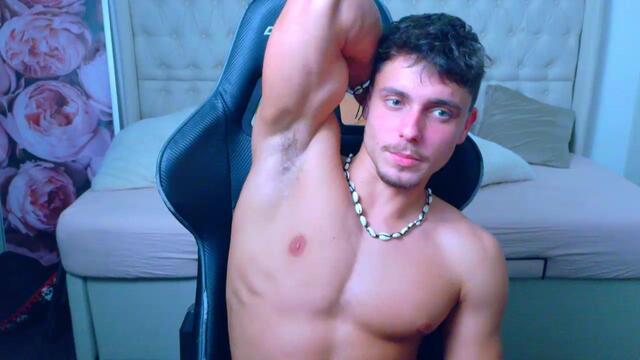 Preview photo of webcam model kristoffer-lean on Flirt4Free