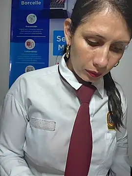 Alysson--, μοντέλο webcam στο Stripchat