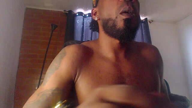 Preview photo of webcam model sergiio-garciia on Flirt4Free