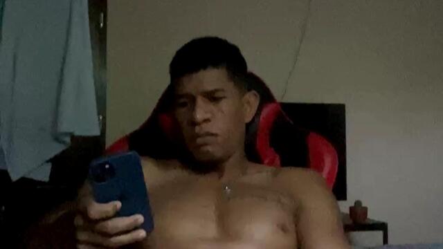 felipe-reyes – Webcam-Modell auf Flirt4Free