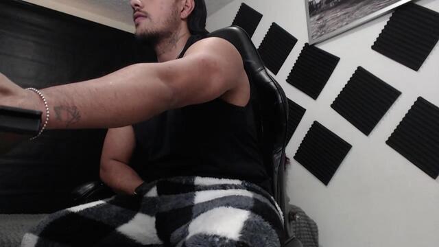 aaron-stark (Flirt4Free): ảnh người mẫu webcam