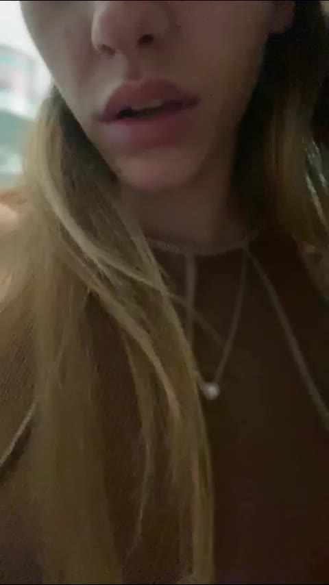 kristinovak (LiveJasmin): nuotraukos, profilis