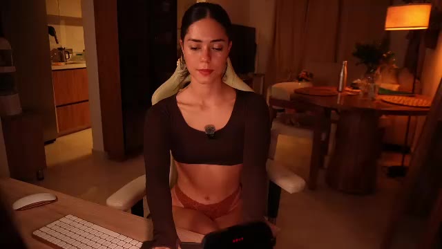 madisonlara, modelo webcam de Chaturbate: fotos