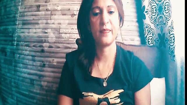 Preview photo of webcam model ashani-dia on Flirt4Free