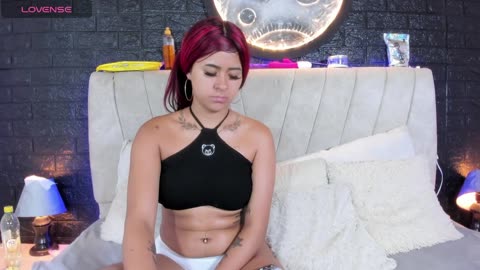 Preview photo of webcam model lesbian-hard-69-1 on BongaCams