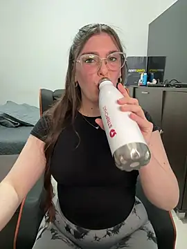 Preview photo of webcam model xxbbtaa on Stripchat
