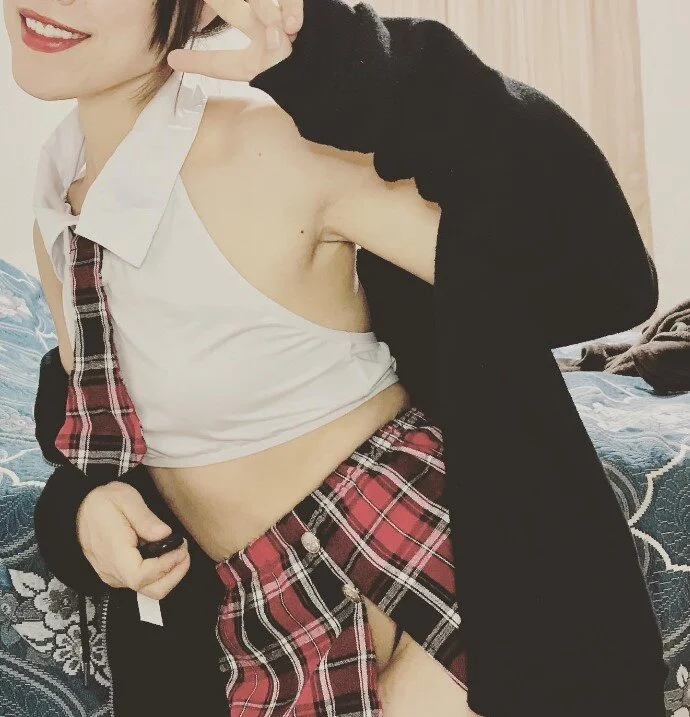 Preview photo of webcam model __marina__ on Stripchat