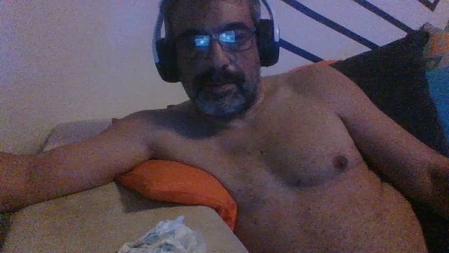 benenzo — Cam4 直播模特：照片与资料