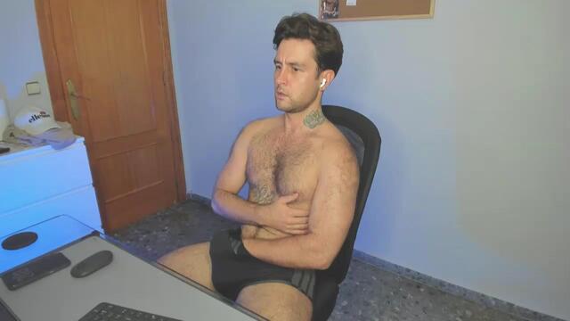 Preview photo of webcam model kevin-gorgeous on Flirt4Free