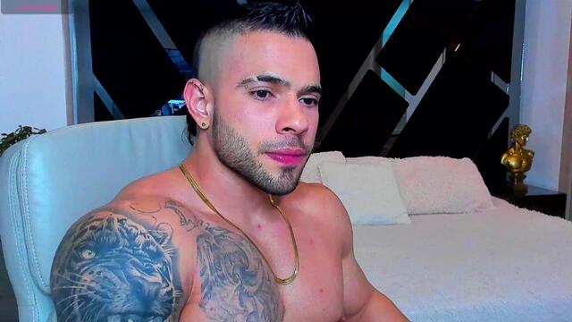 ray-torres (Flirt4Free): ảnh người mẫu webcam