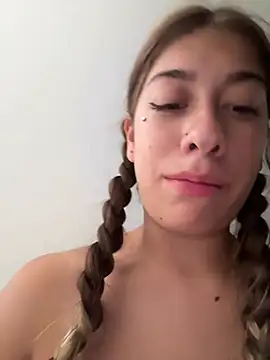 Enyeld_ruru — Stripchat वेबकैम मॉडल: फ़ोटो
