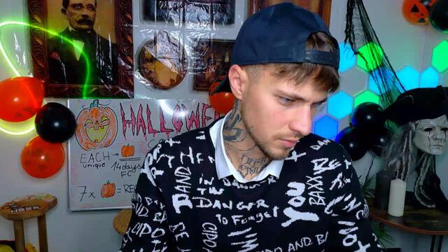 Preview photo of webcam model christian-jagger on Flirt4Free
