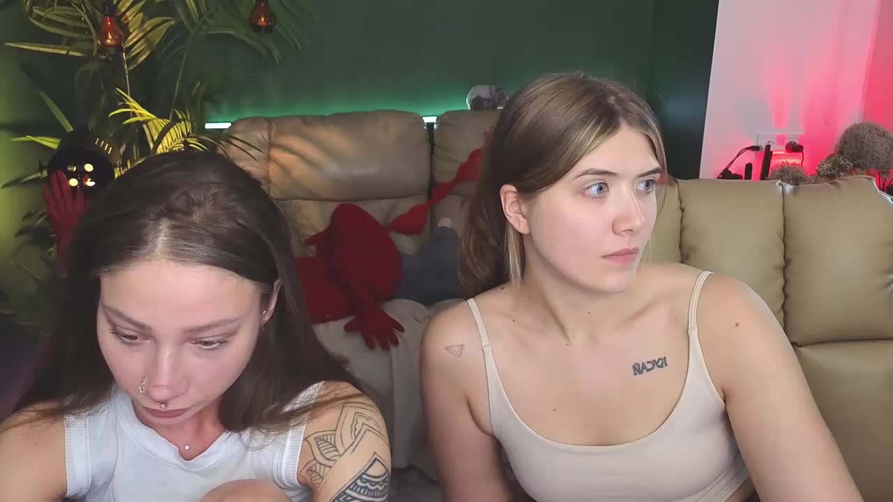 hotcaramelstrio në XloveCam: foto dhe profili