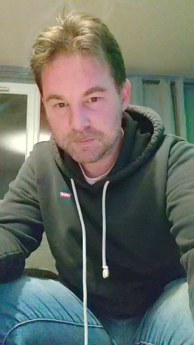 tomsauwer na Cam4: fotky a profil