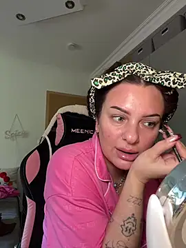 OliviaaFischer — Stripchat वेबकैम मॉडल: फ़ोटो