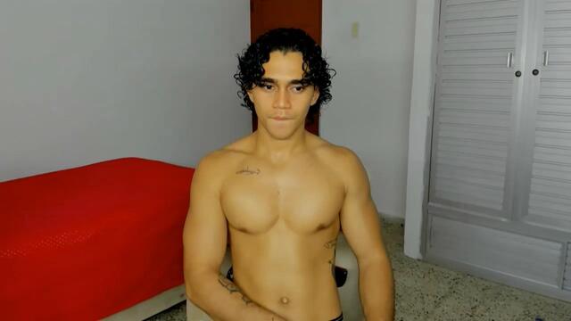 Preview photo of webcam model matteo-jack on Flirt4Free
