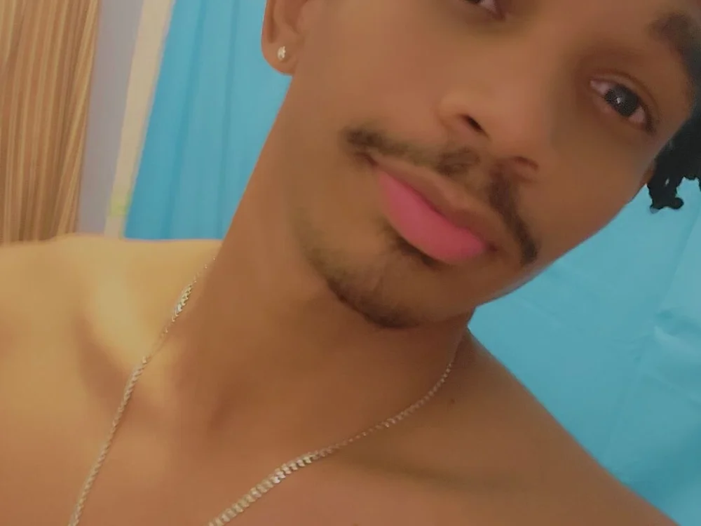 Gigachatx – Webcam-Modell auf Stripchat