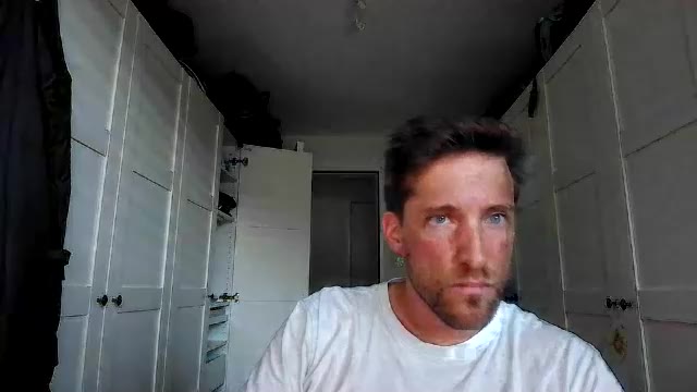 moms_little_monster, webcammodell på Chaturbate: bilder