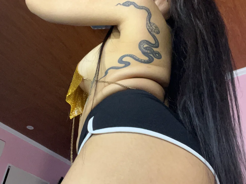 Preview photo of webcam model AsianSweetMilf on Stripchat