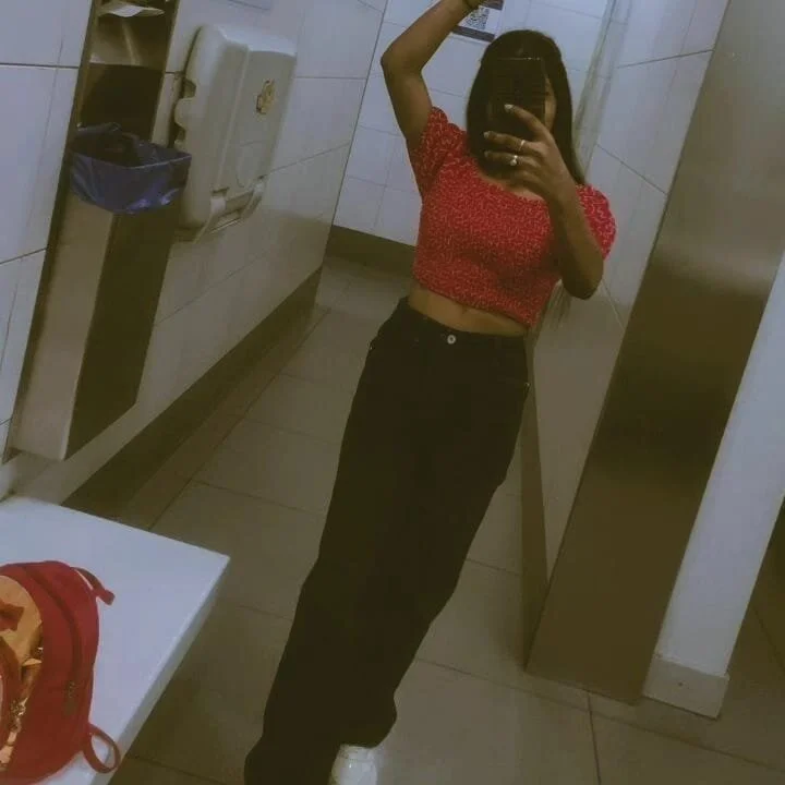 Horny_Shristi — Stripchat वेबकैम मॉडल: फ़ोटो
