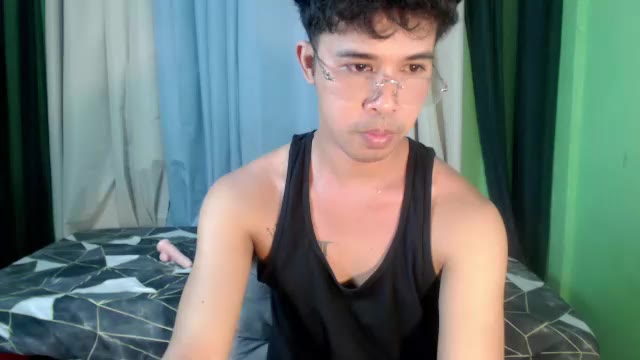 asiancum_peter — Chaturbate वेबकैम मॉडल: फ़ोटो