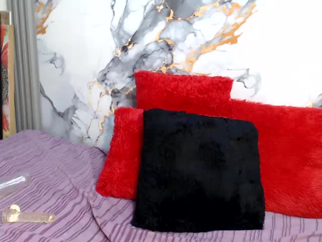 emilyxrosse (XloveCam): fotod ja profiil