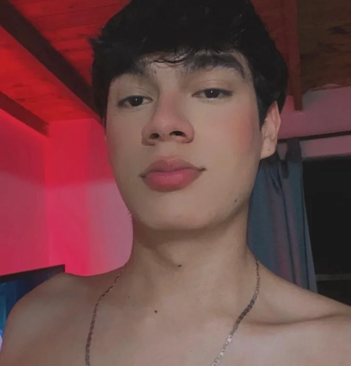 Karim_Clark_01 — Stripchat 直播模特：照片与资料