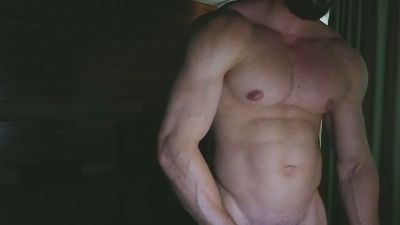 Preview photo of webcam model ivanhyde on Cam4