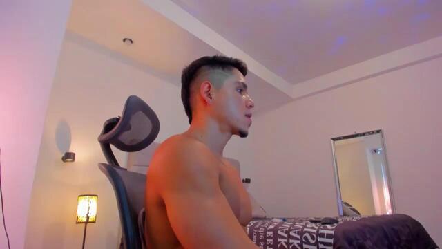 chirs-morgan — Flirt4Free 直播模特：照片与资料