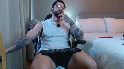 Preview photo of webcam model johnklleyn on Cam4