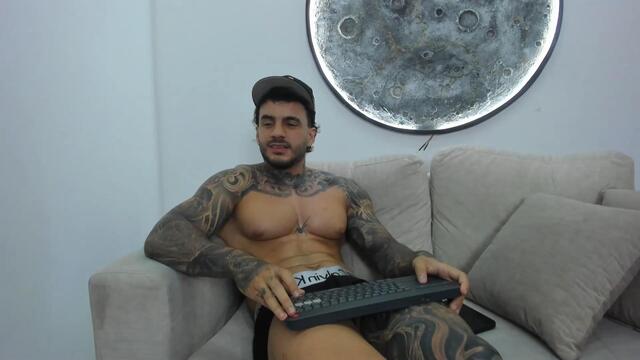 myke-owen: عارضة كاميرا ويب على Flirt4Free
