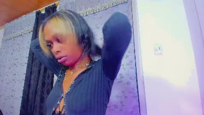 Preview photo of webcam model britneyqueen777 on Cam4