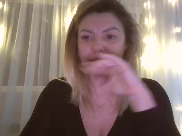 sunnystella — XloveCam वेबकैम मॉडल: फ़ोटो