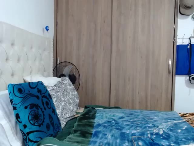 Preview photo of webcam model juanpuentes206 on Chaturbate