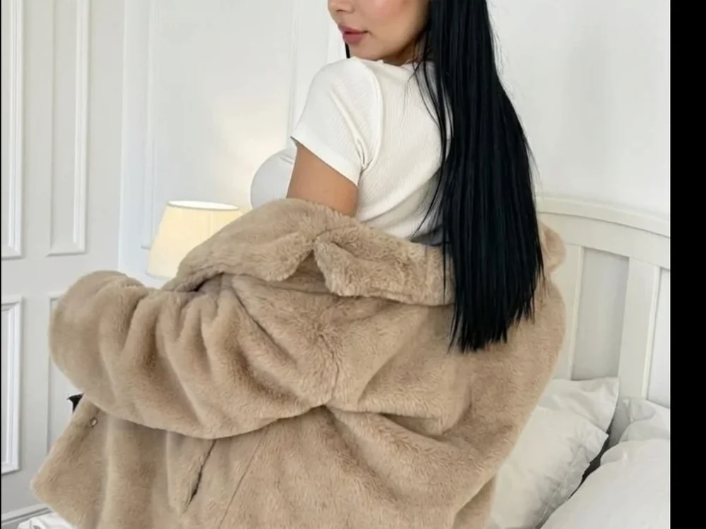 _Nina_1, cam model su Stripchat: foto