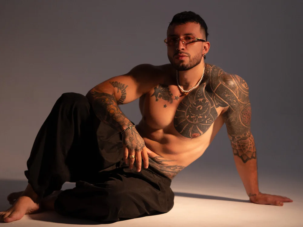 Dave_Max93 – уебкам модел в Stripchat: снимки