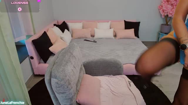 junelafrenchie na XloveCam: fotky a profil
