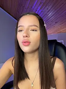 Preview photo of webcam model Sofia18_pinkk on Stripchat