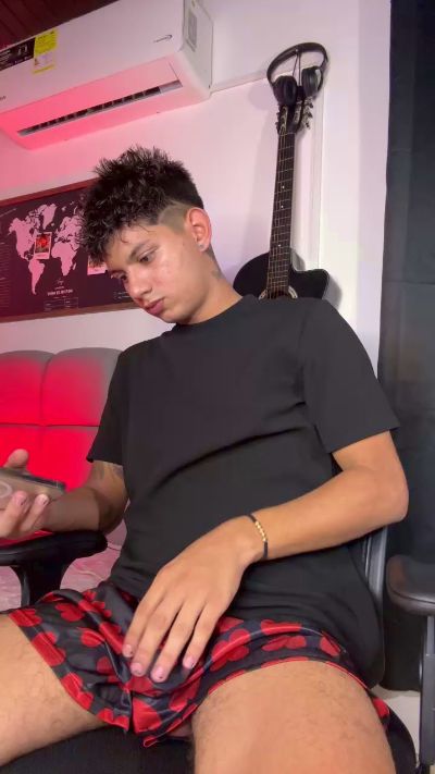 naughty_daniel, вебкам модел на Cam4: слике