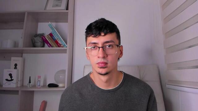 aaron-tate na Flirt4Free: fotky a profil