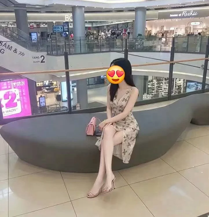 Preview photo of webcam model Mina-02 on Stripchat