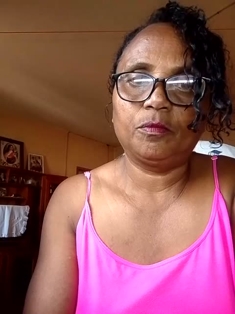 hotmomsexy – Webcam-Modell auf BongaCams