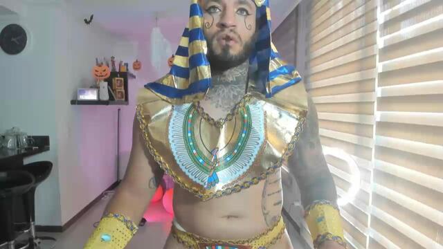 Preview photo of webcam model dereck-green on Flirt4Free