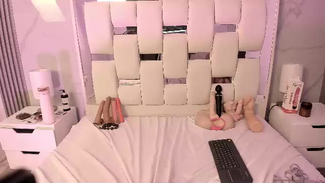 angelabeker_ (Chaturbate): nuotraukos, profilis
