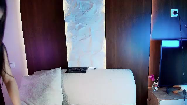 Preview photo of webcam model hinata_exo on Chaturbate