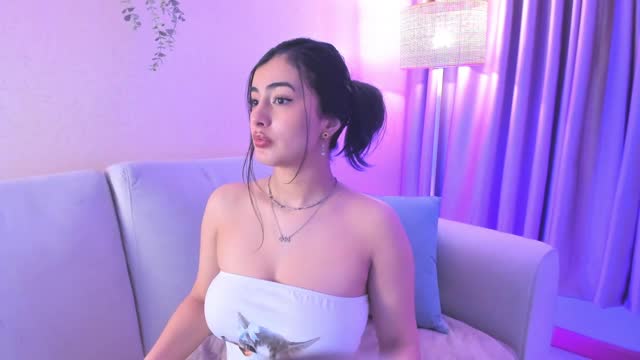 emmabeaumont, webcammodel på XloveCam: fotos