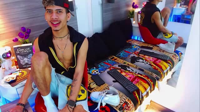 skinnycutealyer – Webcam-Modell auf XloveCam