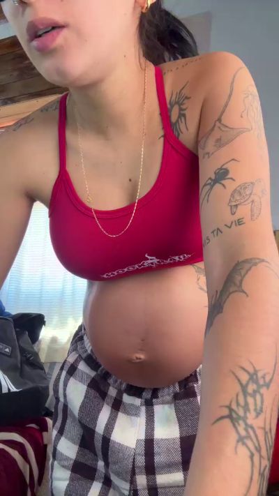 mica88xxx, model webcam de Cam4: fotos