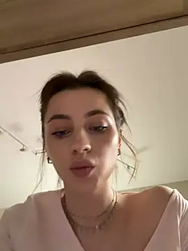 Camilla_Railian – Stripchat webkamerás modell