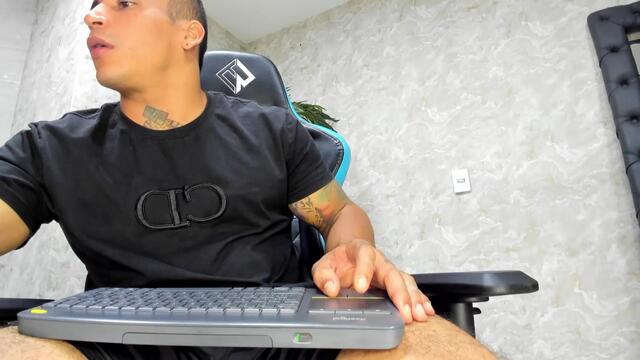joseph-core (Flirt4Free): fotod ja profiil